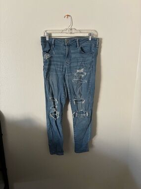 American Eagle Outfitters Light Blue Distressed High Rise Jeans